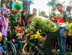 KASAD Serahkan Kursi Roda dan Bantuan Sembako kepada Warga Lebak Muncang