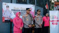 Kemarau Panjang, Polres Cimahi Salurkan 8.000 Liter Air Bersih Setiap Hari untuk Warga Asrama dan Sekitar