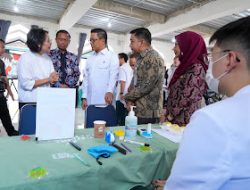 Munjirin Dampingi Menko PMK Tinjau Program CKG Sekolah di Duren Sawit